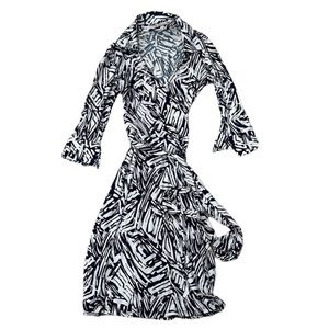 FOREVER 21 Navy White Women’s Wrap Dress